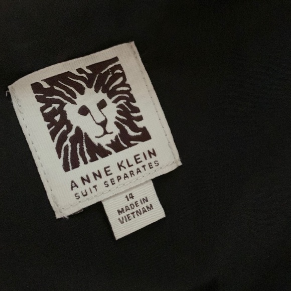 Women’s Anne Klein Sleeveless Black Dress - Picture 7 of 9